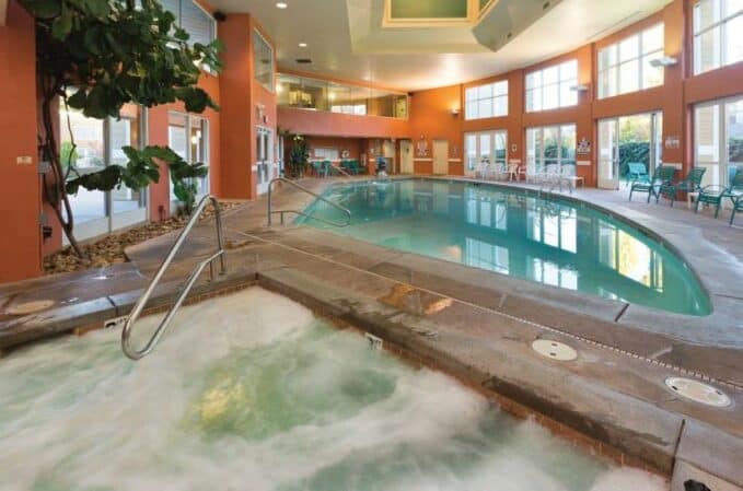 Indoor pool at the Grand Canyon Railway Hotel.