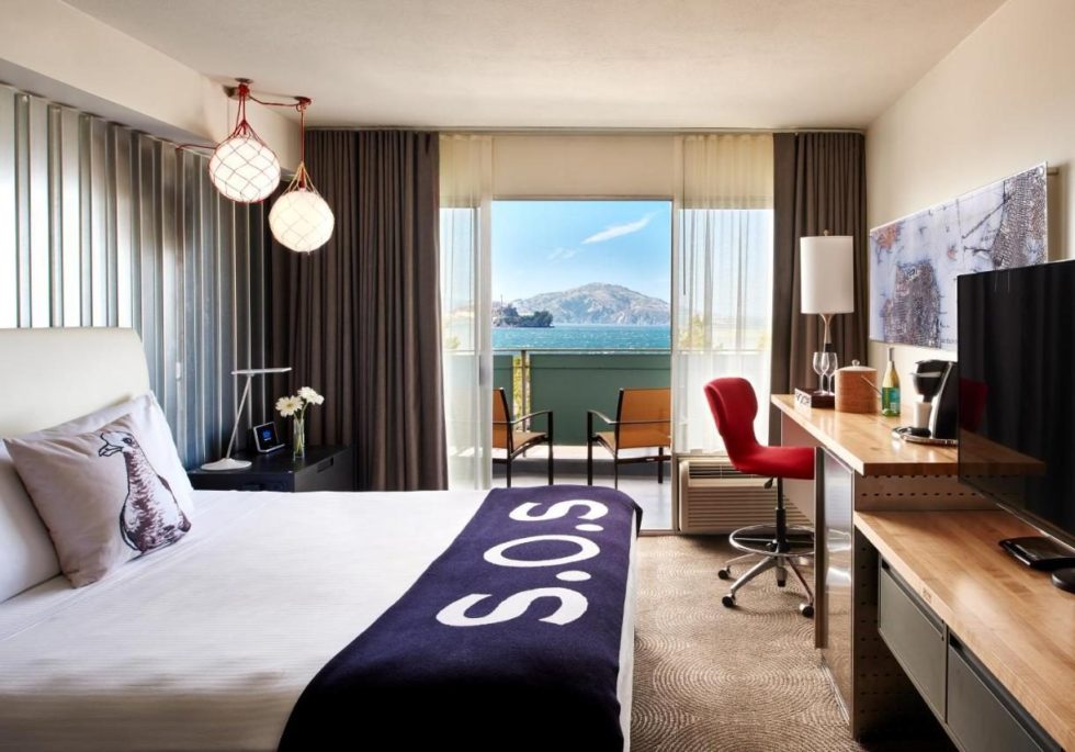 Hotel Zephyr Room