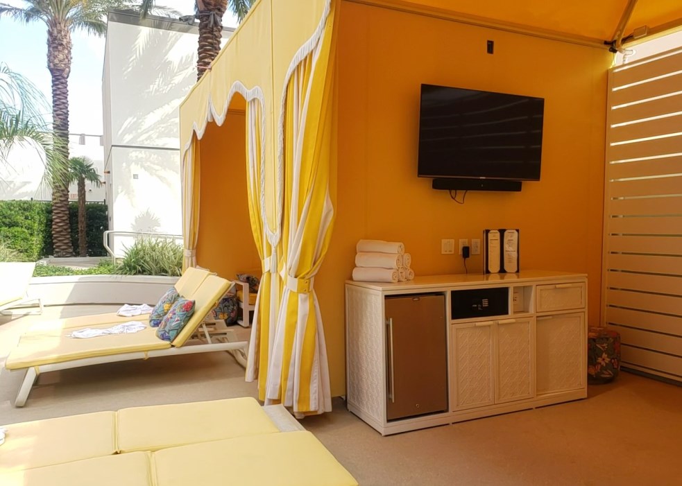 Cabanas at the Family Pool Resorts World Las Vegas