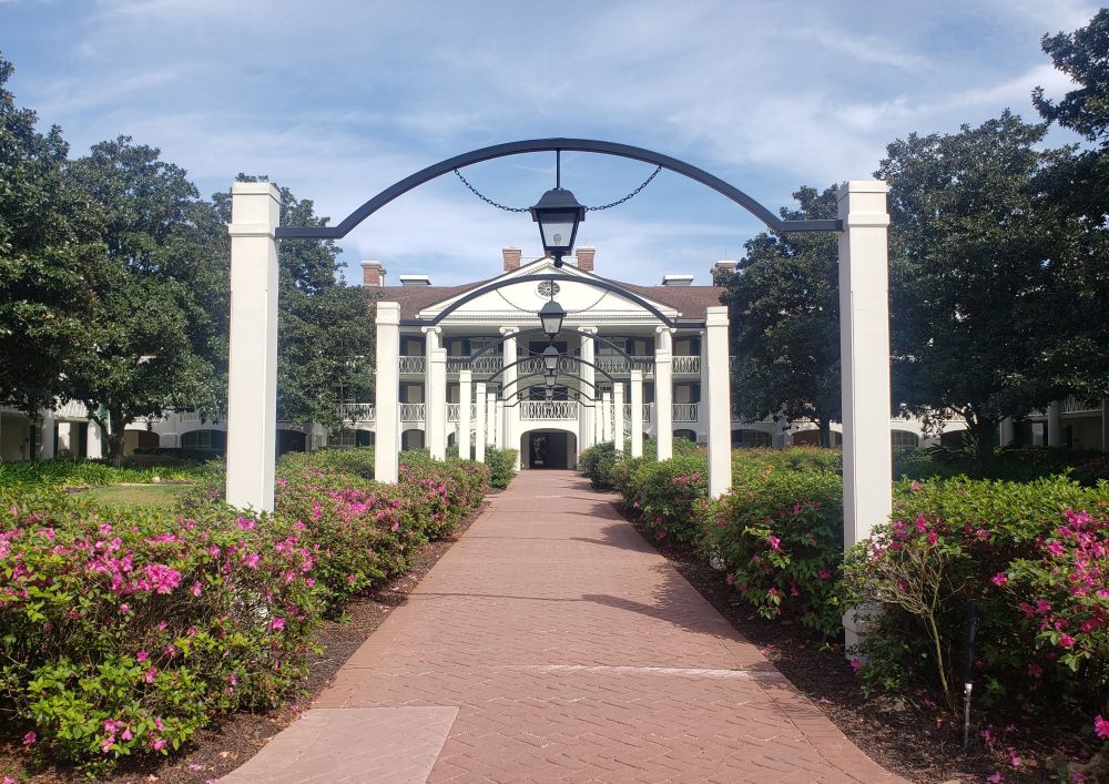 A building in the Magnolia Bend area of Disney's Port Orleans Resort - Riverside